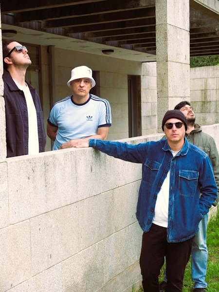 Los Marcianos Por Cesar Gonzalez 03