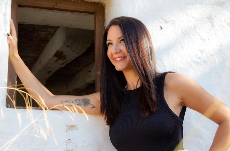 Maeva Fernandez ella