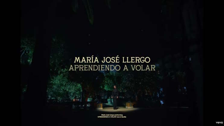 María José Llergo APRENDIENDO A VOLAR Live in Seville Vevo 