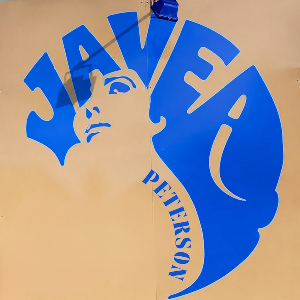 PETERSON convierte el Mediterráneo en el verano al que todos queremos volver con "JÁVEA