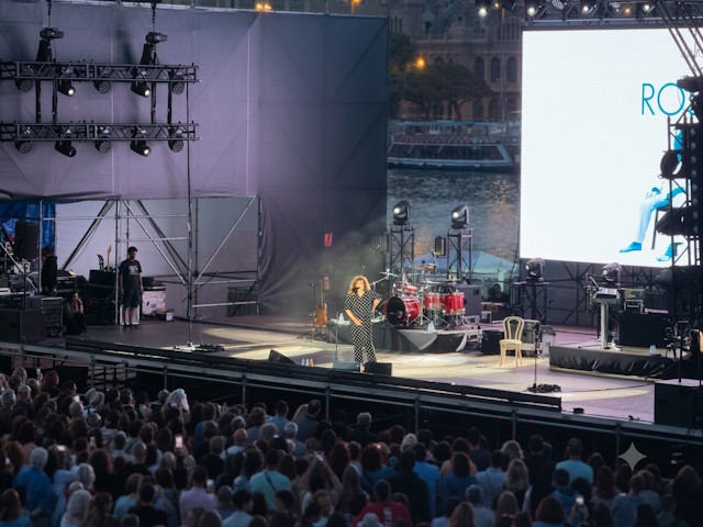 Rosana inaugura el Festival Blaumarí con una noche inolvidable de emoción, cercanía y grandes canciones