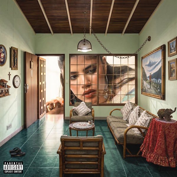 Mari La Carajita presenta "Ya se fue Nana?", un debut que convierte la memoria familiar en pop latino
